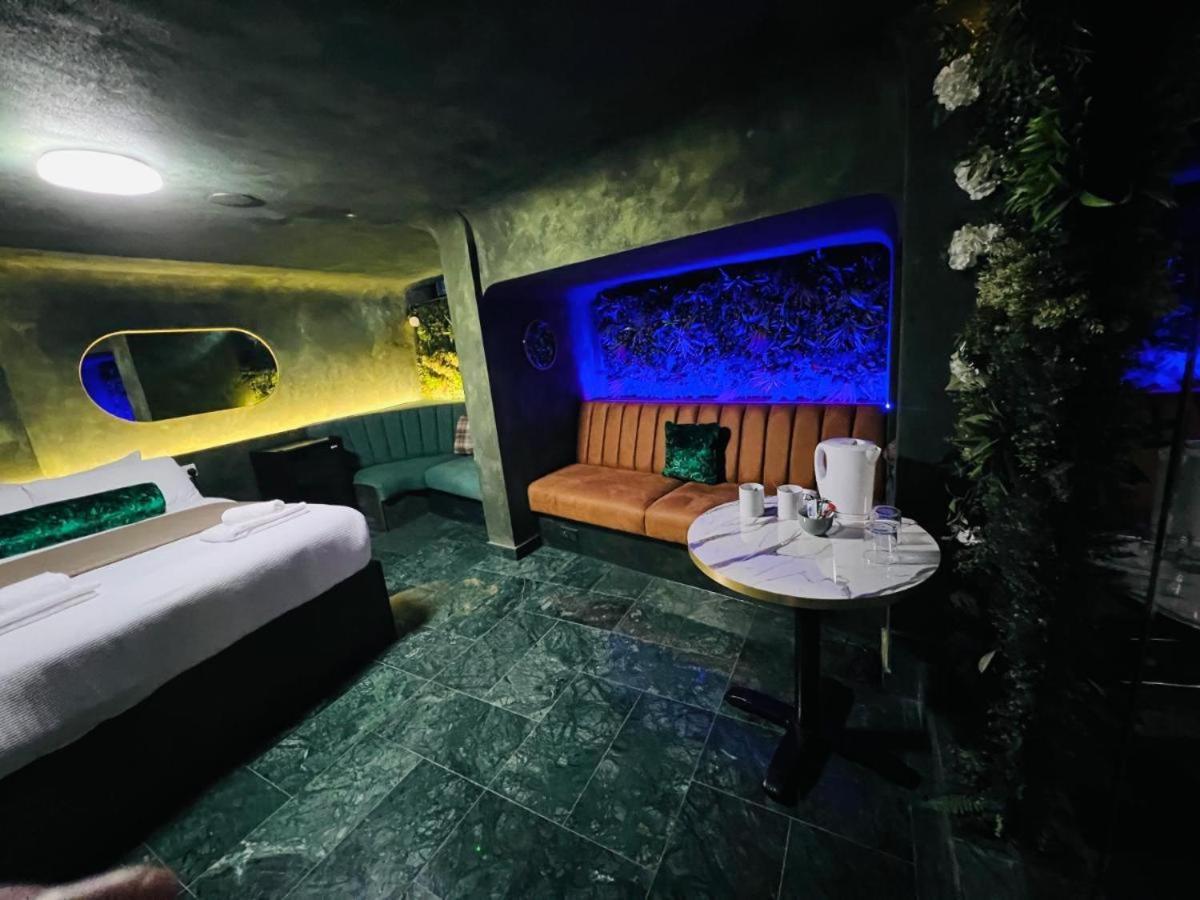 Paragraph Palmers Hotel Palmers Green