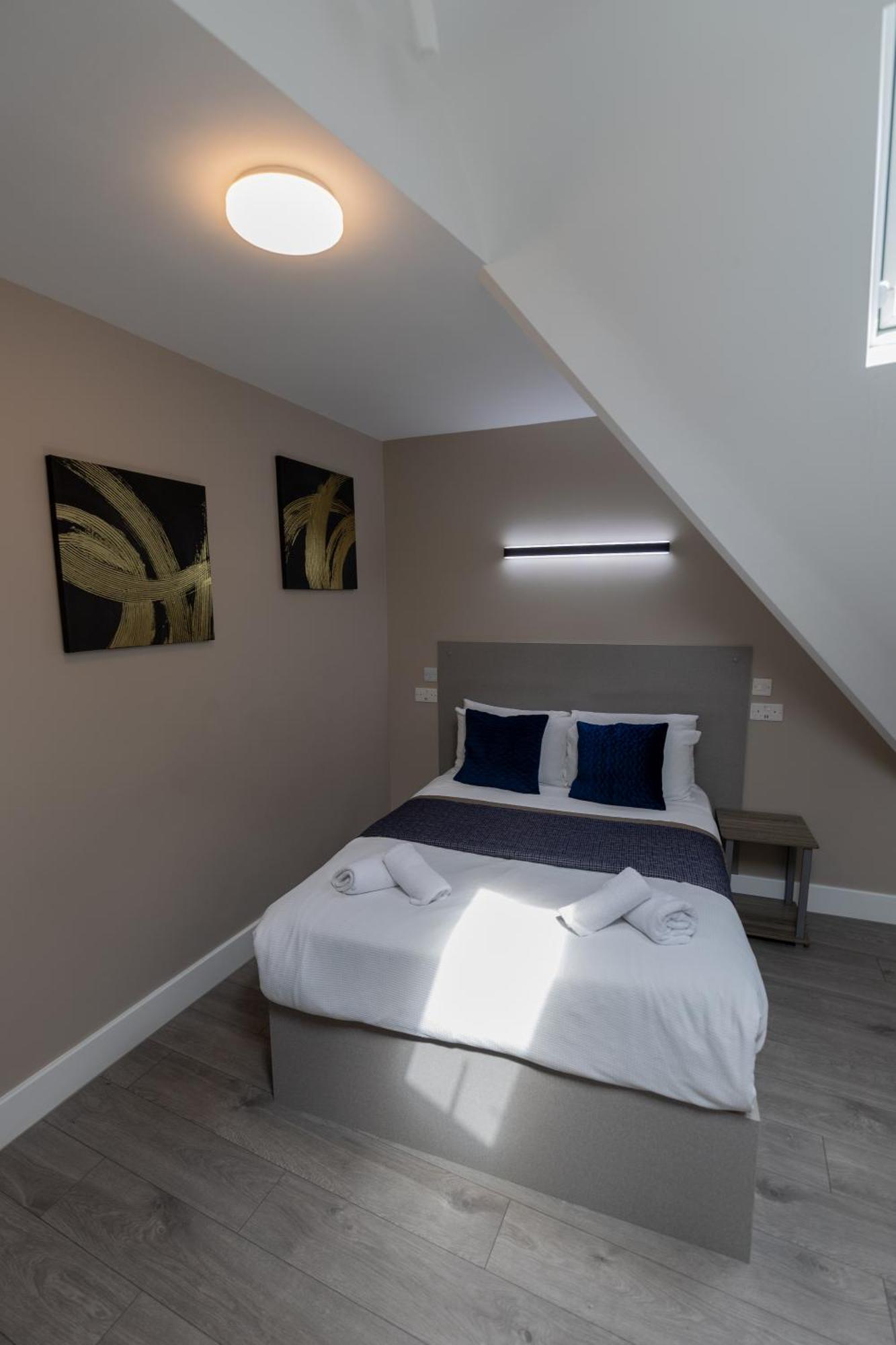 Paragraph Palmers Hotel