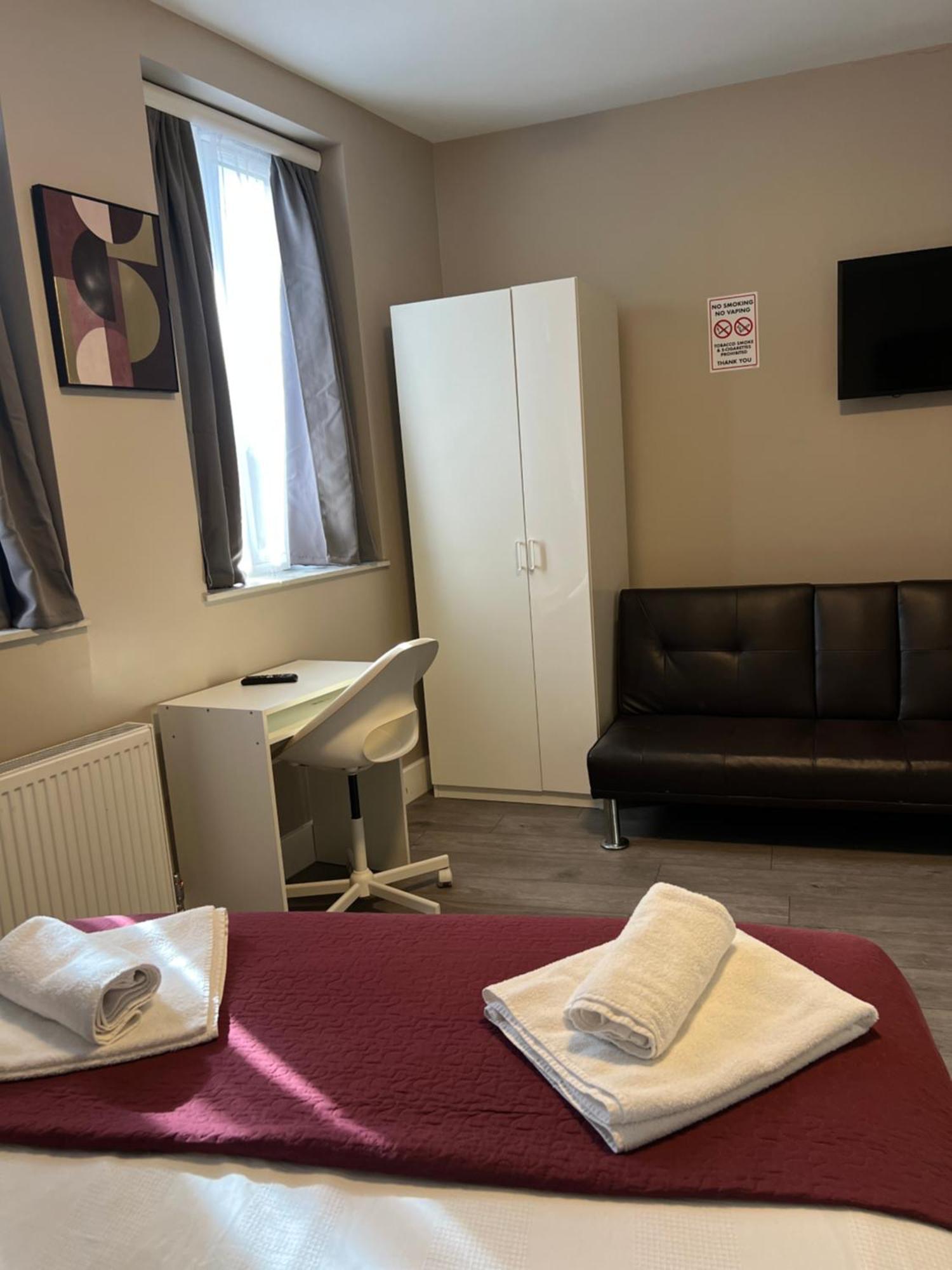 Paragraph Palmers Hotel