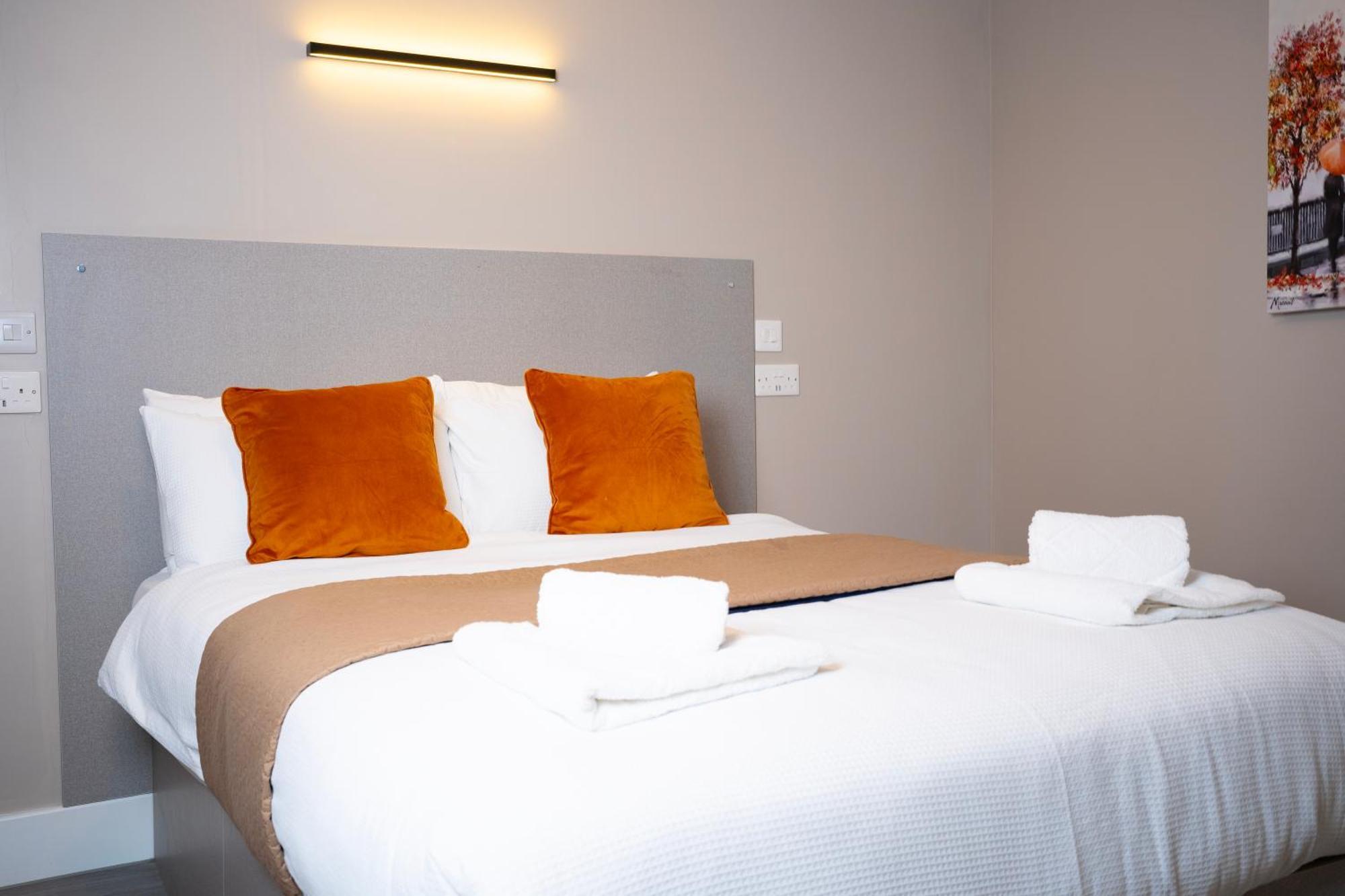 Paragraph Palmers Hotel Palmers Green