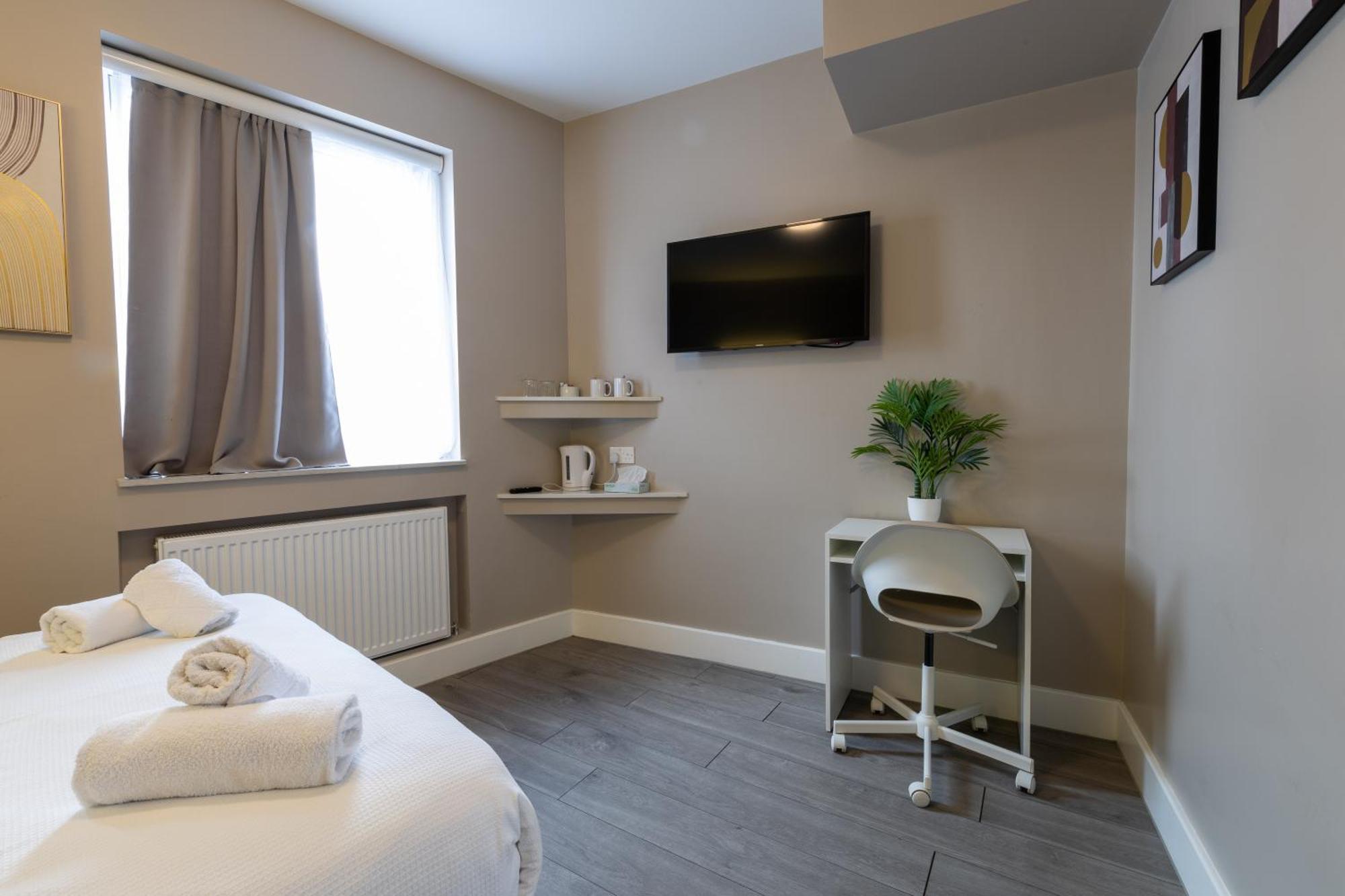 Paragraph Palmers Hotel Palmers Green